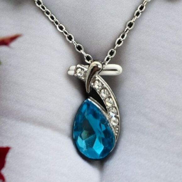 Sparkly Blue Teardrop Gemstone Pendant Silver Necklace Women's Fashion Jewelry - Picture 1 of 8